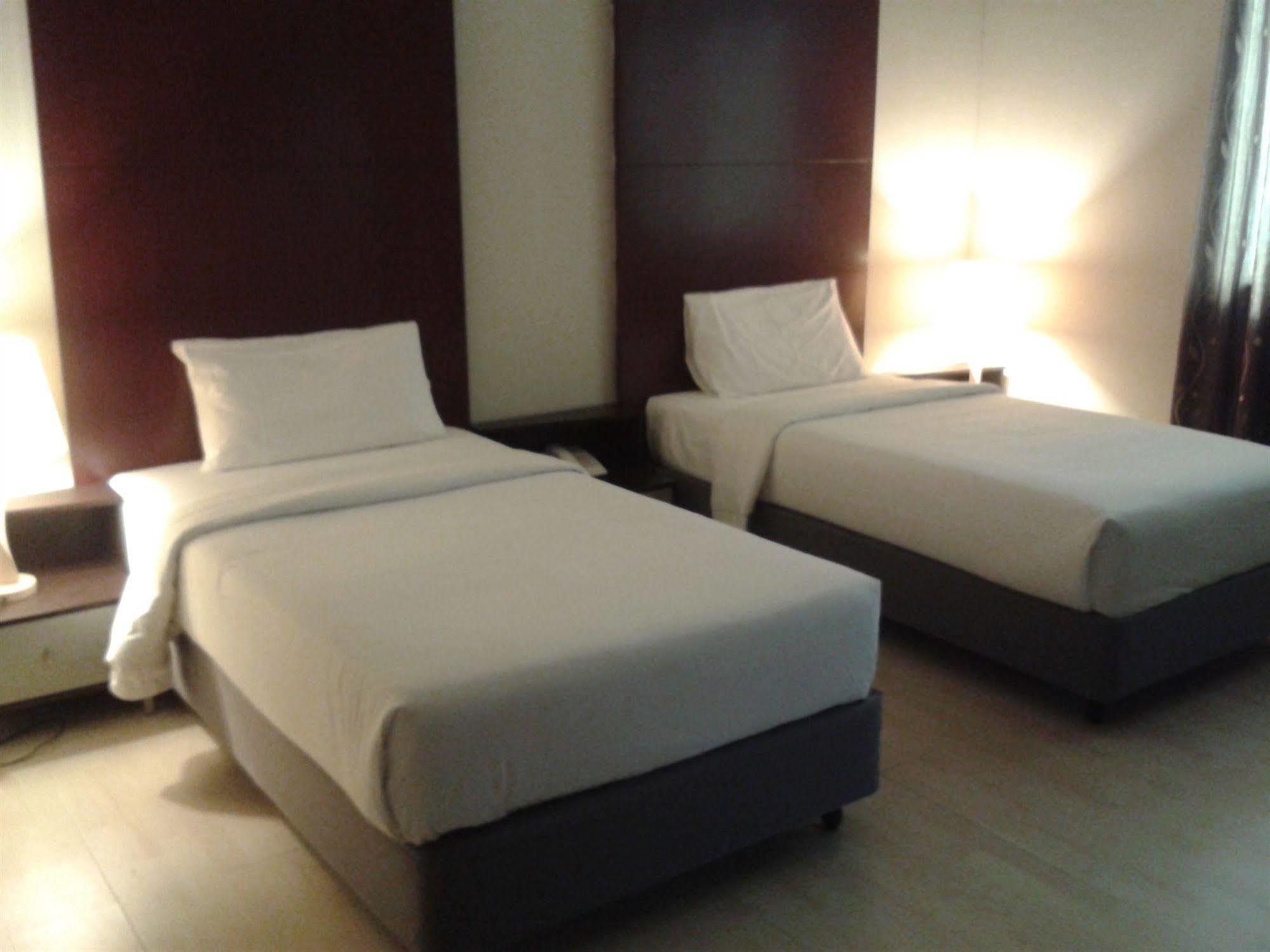 Ginasuite Kompleks27 Hotel Bandar Seri Begawan Exterior foto